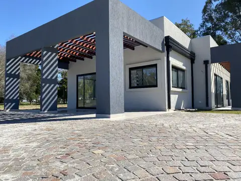 CASA CUATRO AMBIENTES A ESTRENAR - CASUARINAS CLUB DE CAMPO