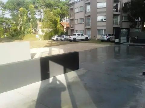En Pinamar | Local  grande sobre Av. Bunge - A1- CONSULTE.