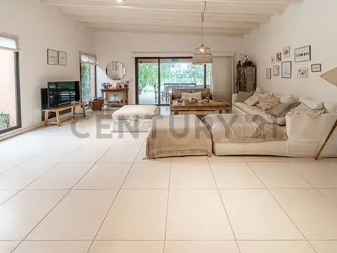 Casa en Venta en El Canton, USD 340.000