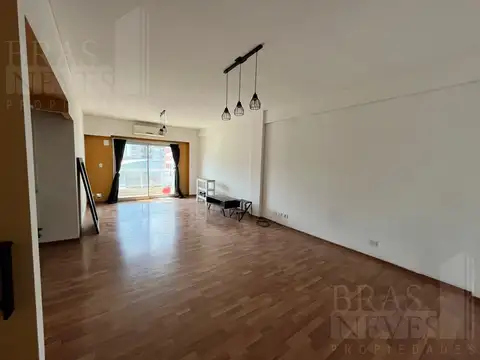 Excelente monoambiente en Florida. SUM / Cochera / Parilla