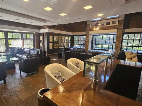 Casa 7 ambientes con 6 baños