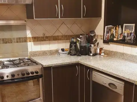 Casa en Venta con 4 cocheras