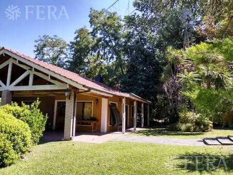 Venta de Casa Quinta con parrilla en Florencio Varela