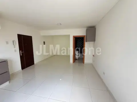 Pres. Juan D. Peron 200, Piso 3