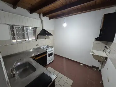 Depto Tipo Casa en Venta en Villa Adelina, USD 140.000