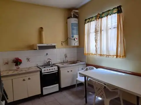 Casa + Departamento al fondo — Ideal para dos familias o inversión!