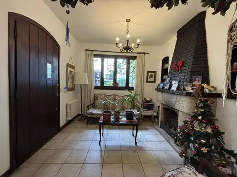 Casa 6 ambientes con 3 baños