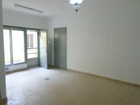 Ing Guillermo Marconi 4500, Piso PB