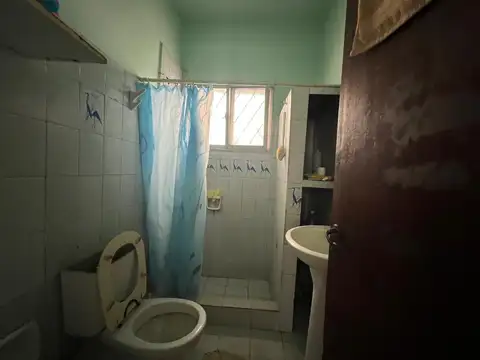Casa 4 ambientes con 1 baño