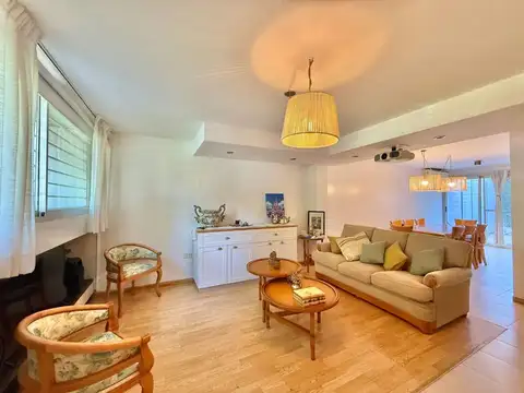 Avenida 51 e/ 27 y 28 1600