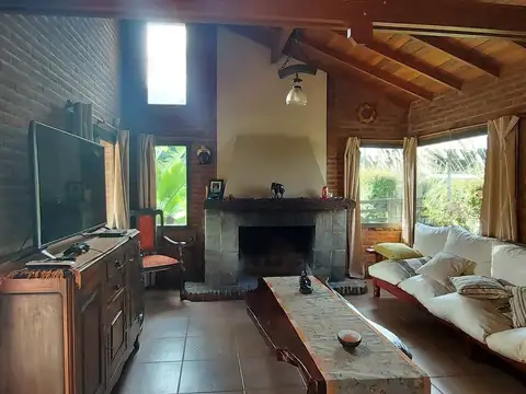 Casa 3 ambientes con 2 baños