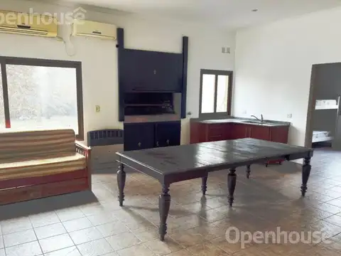 Venta Casa estilo colonial 5 dormitorios en Altos De Manzanares