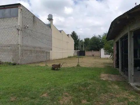 VENTA DE GALPON EN MORENO CON SALIDA A DOS CALLES.