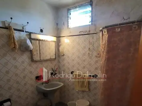 Casa 4 ambientes con 1 baño