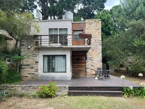 Casa en venta 4 ambientes Mar Azul