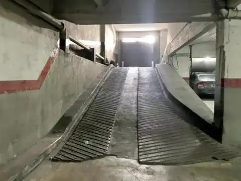 Cochera en venta - 12mts2 - Martínez, San Isidro