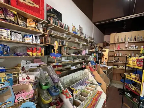 Local en  Acevedo y Padilla