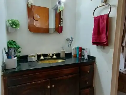 Casa 6 ambientes con 1 baño