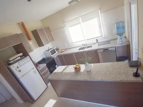 Casa 5 ambientes con 2 baños