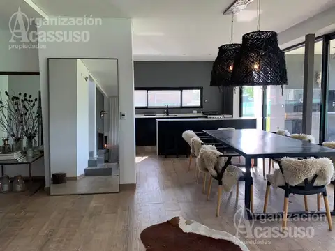 Casa 5 ambientes con 3 baños