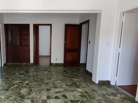 Depto Tipo Casa en Alquiler de 3 dormitorios