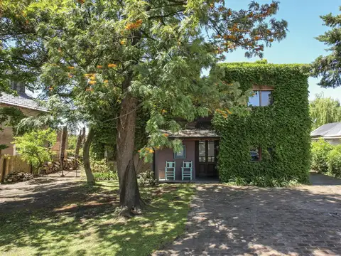 Casa 6 ambientes con 3 baños