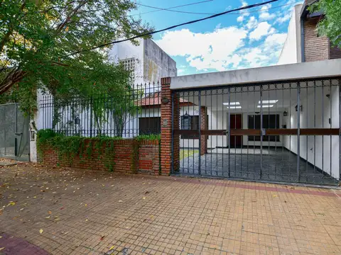 Casa en Venta en La Plata [Cod: 161-2317]