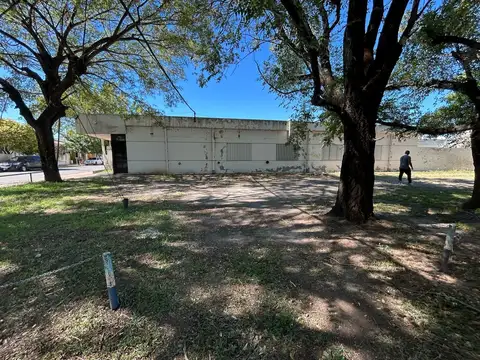 Oficina 5 ambientes con 2 baños