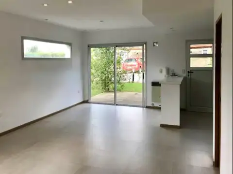 Depto Tipo Casa en Venta con 1 cocheras