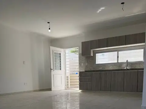 Depto Tipo Casa en Venta en Neuquen, USD 140.000