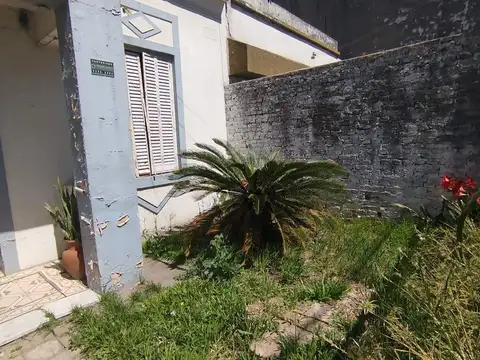 Casa 4 ambientes con 1 baño