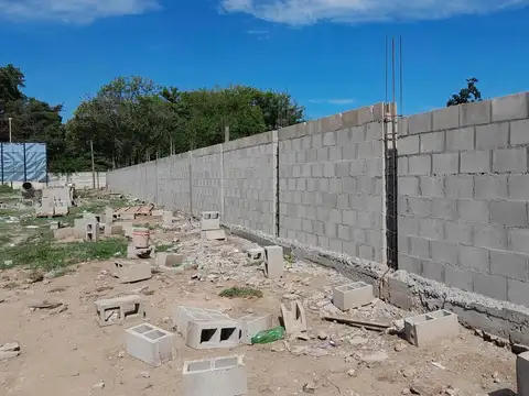 Terreno en Venta 20  mts Fondo
