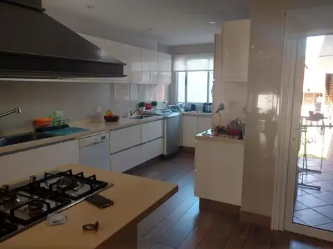 Casa en Venta en Haedo, USD 380.000