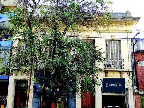 Casa en venta. Ideal para emprendimiento inmobiliario y/o de salud.