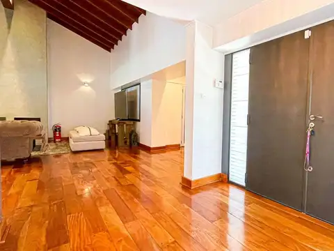 Casa en Venta en Villa Sarmiento, USD 475.000