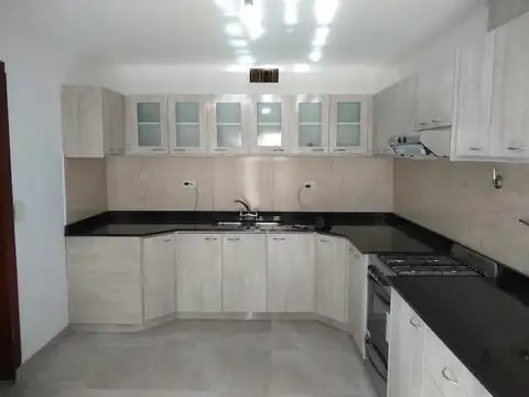 CHALET MUY SOLIDO - 4 DORMITORIOS