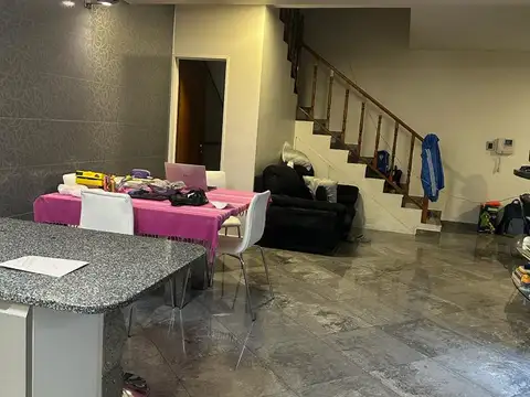 Depto Tipo Casa en Venta en Liniers, USD 210.000