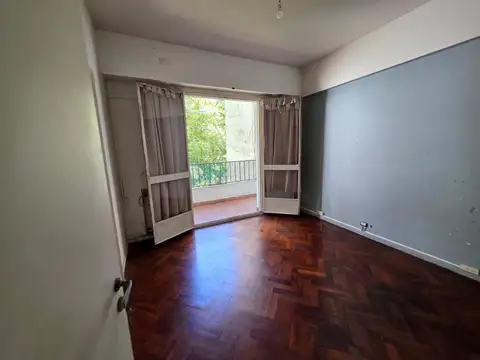 AV. LUIS MARIA CAMPOS 1500, VENTA SEMI-PISO DE CUATRO AMBIENTEA A RECICLAR