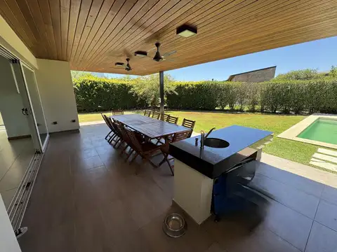 Casa en Alquiler al Oeste