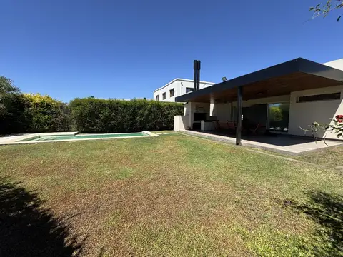 Casa en Alquiler de 3 dormitorios