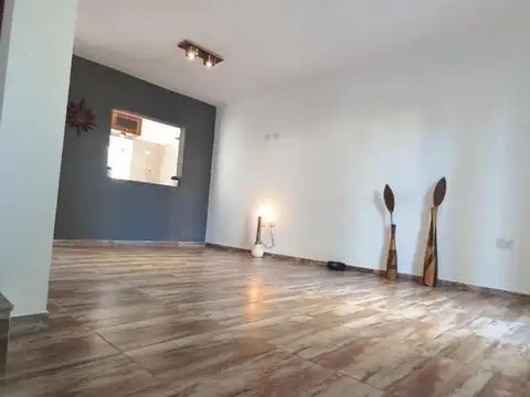Casa 3 ambientes con 2 baños