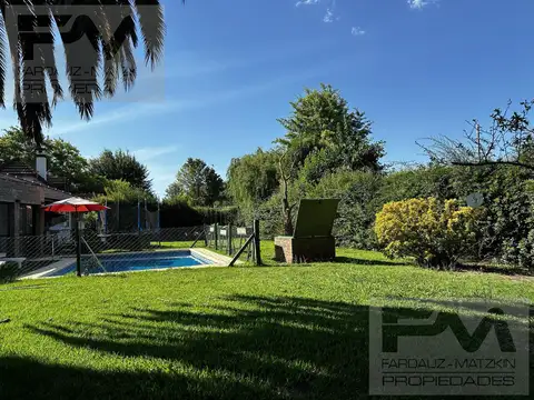 Casa 5 ambientes con 4 baños