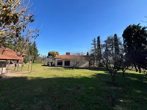 Casa en Venta con 5 cocheras