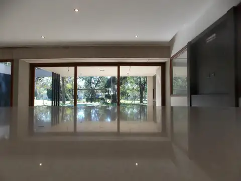 Casa en Alquiler al Oeste