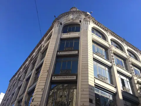 Oficina en alquiler y venta con 2 cocheras Centro