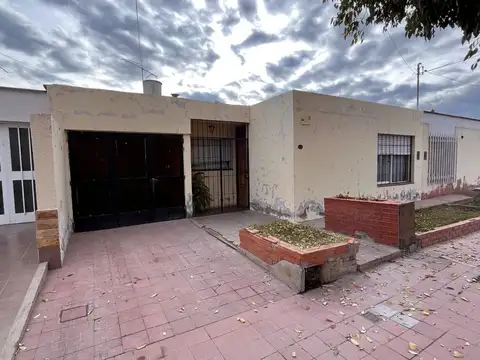 Venta casa en centro de Lujan