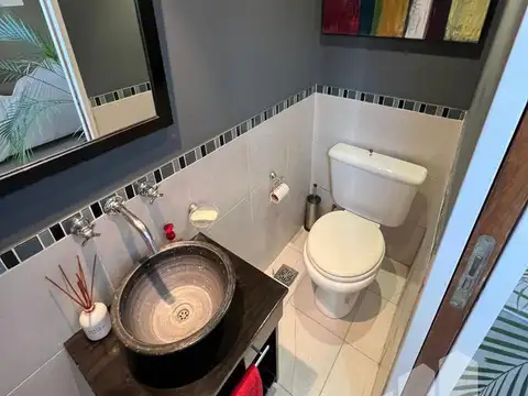 Casa 5 ambientes con 3 baños