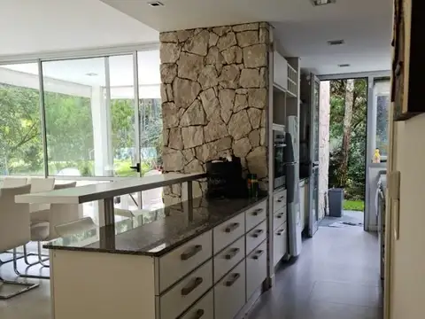 Casa en Alquiler Temporal con 1 cochera