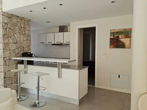 Casa en Alquiler Temporal con 1 cochera