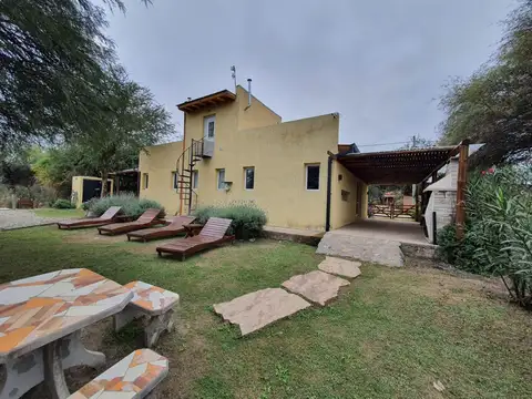 Casa en Venta con 2 cocheras